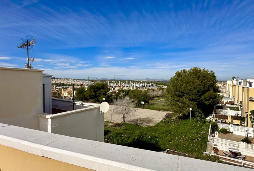 Revente - Jumelé -
ORIHUELA COSTA - LOS BALCONES - LOS ALTOS