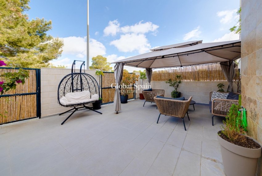 Revente - Jumelé -
ORIHUELA COSTA - VILLAMARTÍN