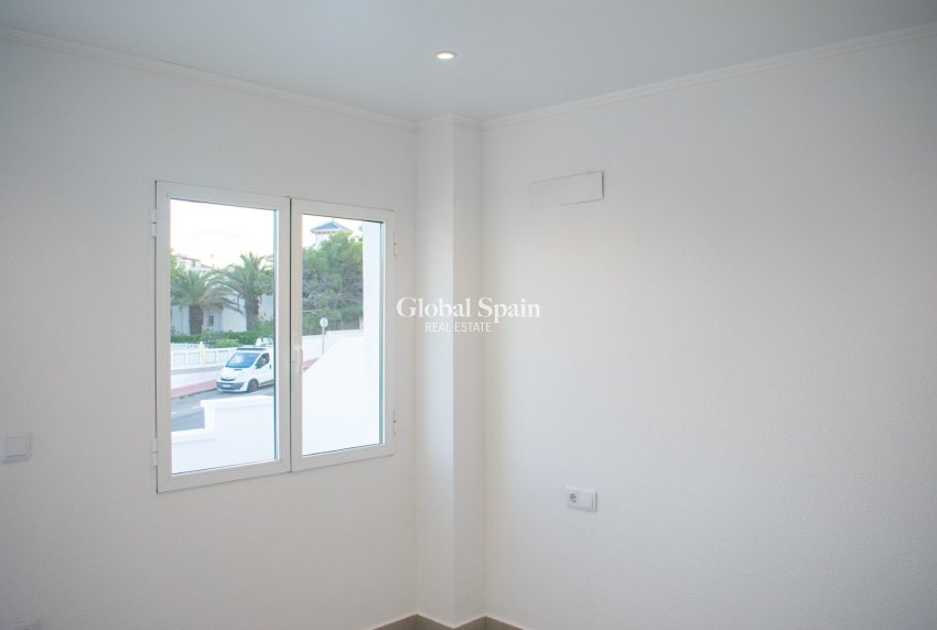 Revente - Jumelé -
TORREVIEJA - Torreblanca