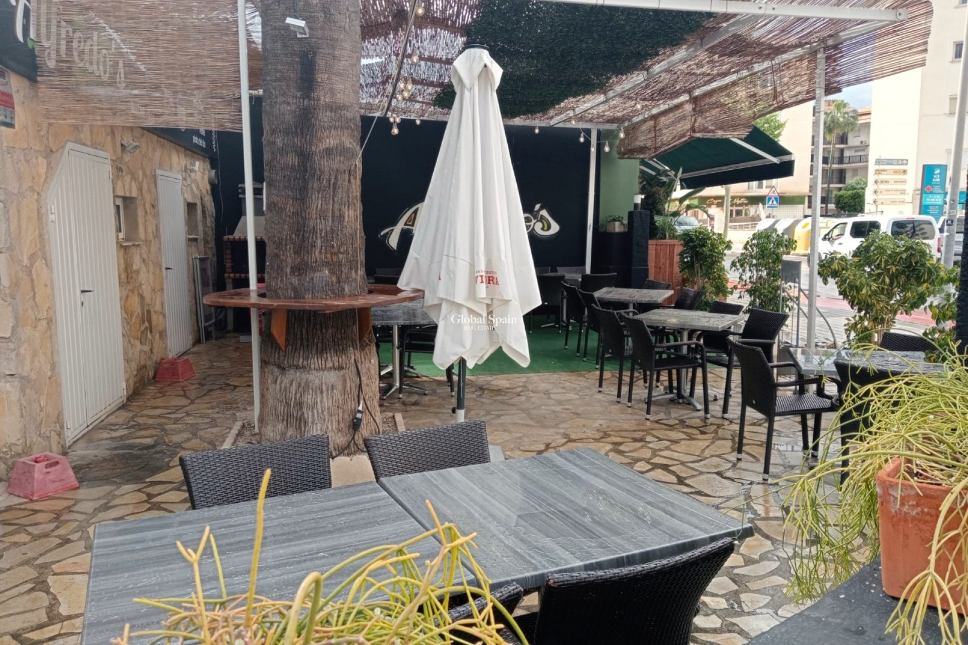 Revente - Locale -
Albir - center