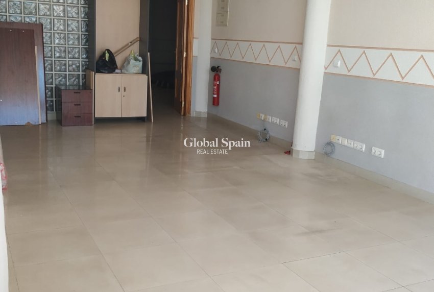 Revente - Locale -
BELLREGUARD - Playa