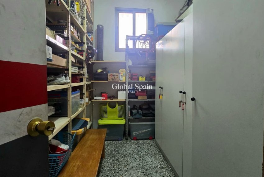 Revente - Locale -
BENIDORM - Centro