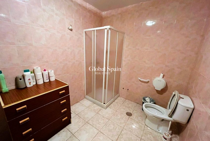 Revente - Locale -
DENIA - Center