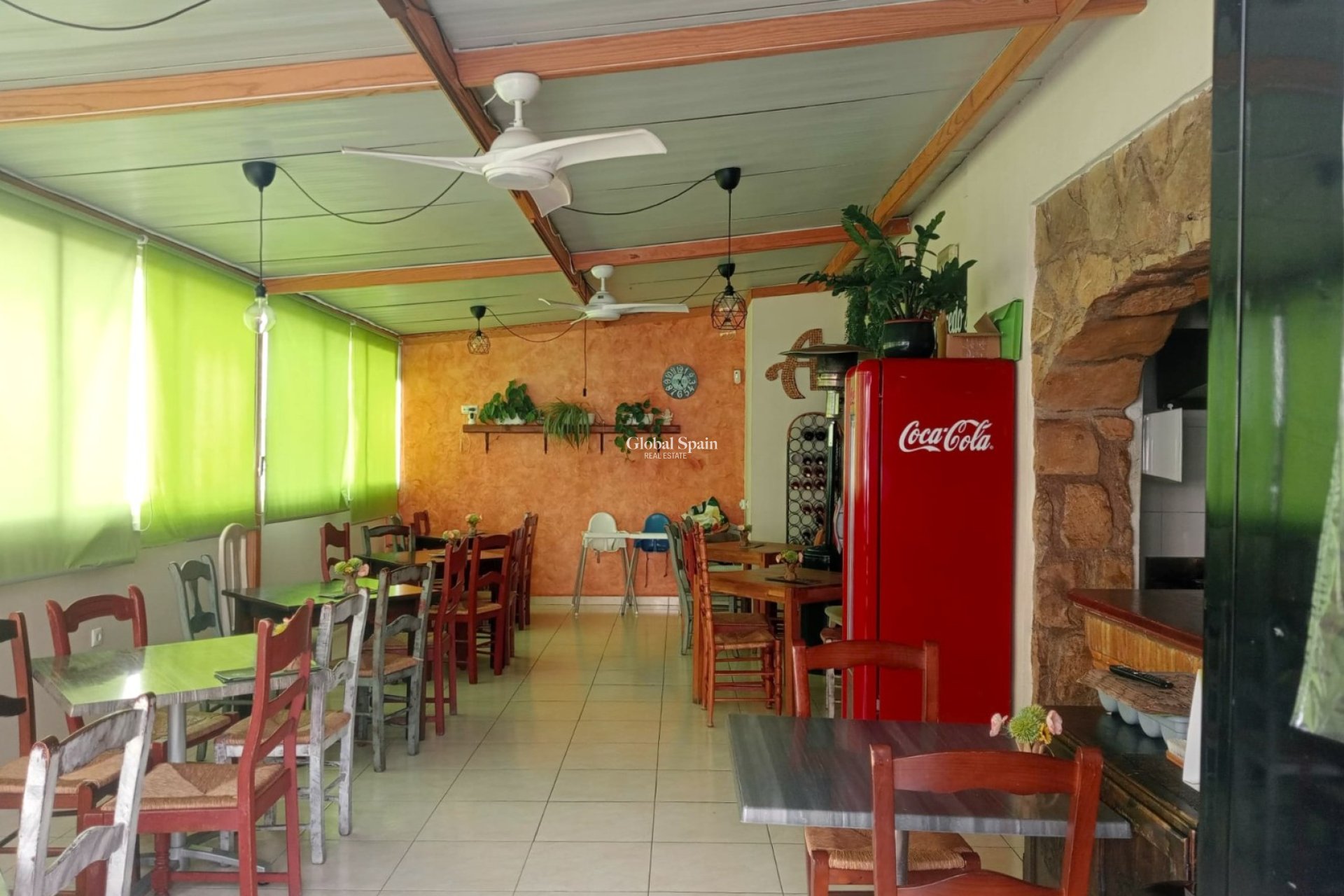 Revente - Locale -
L'ALBIR - center