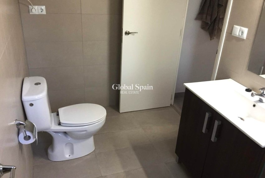 Revente - Locale -
L'ALBIR - center