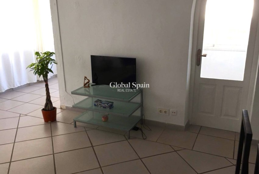 Revente - Locale -
L'ALBIR - center