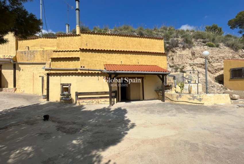 Revente - MAISON -
ABANILLA - El Partidor