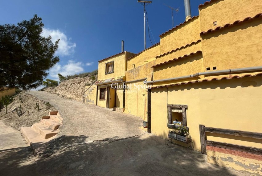 Revente - MAISON -
ABANILLA - El Partidor