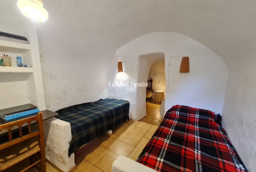 Revente - MAISON -
ABANILLA - Inland