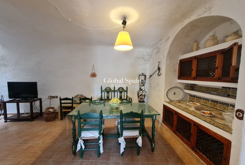 Revente - MAISON -
ABANILLA - Inland