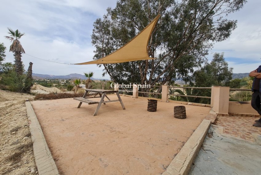 Revente - MAISON -
ABANILLA - Inland