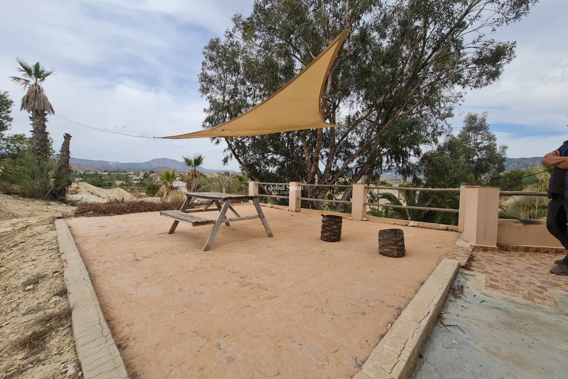 Revente - MAISON -
ABANILLA - Inland