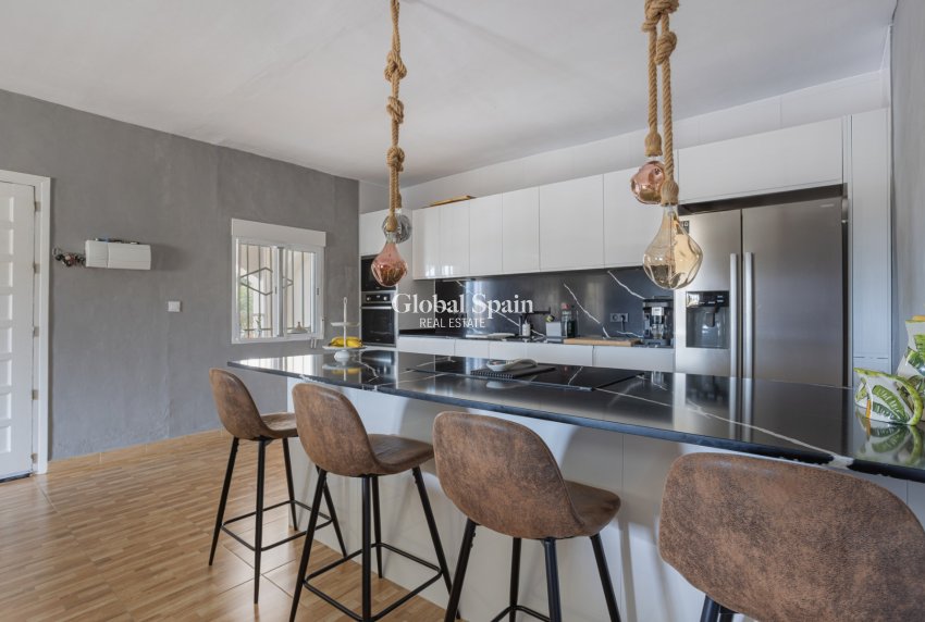 Revente - MAISON -
ALBATERA - Inland