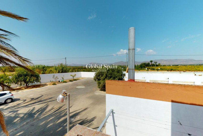 Revente - MAISON -
ALBATERA - Inland