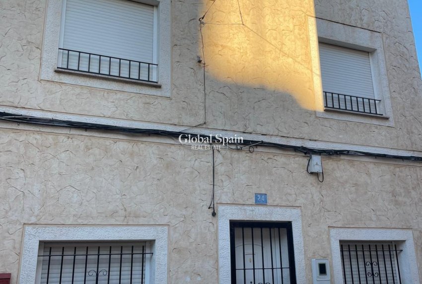 Revente - MAISON -
ALBATERA