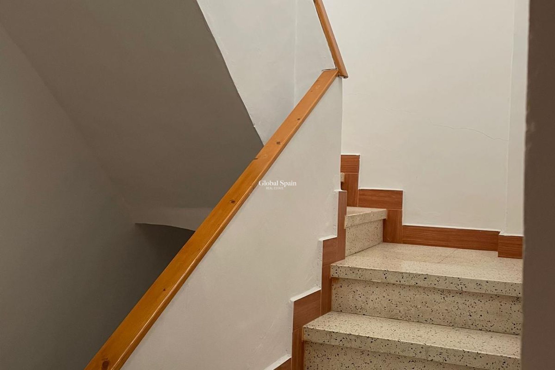 Revente - MAISON -
ALBATERA