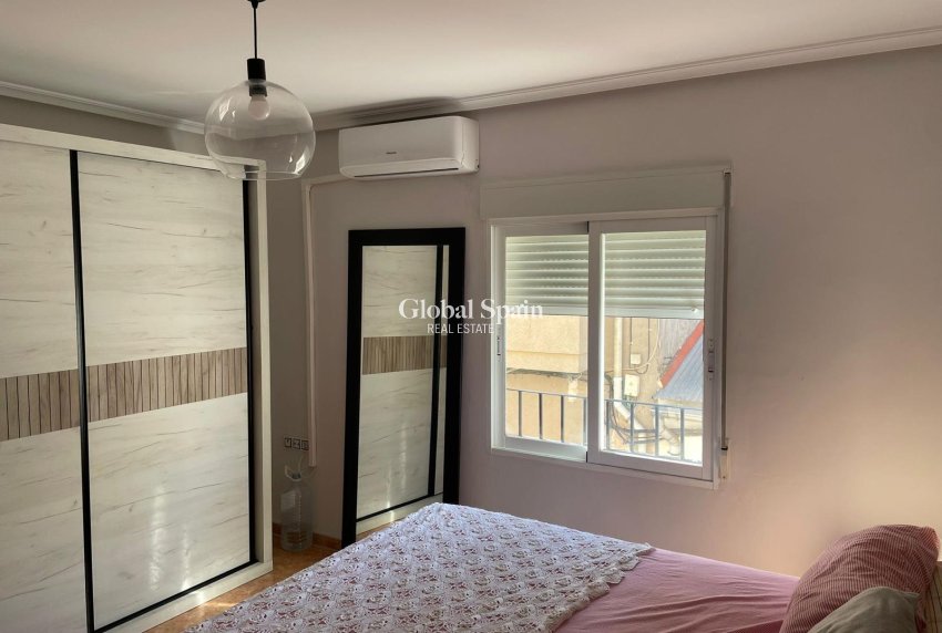 Revente - MAISON -
ALBATERA