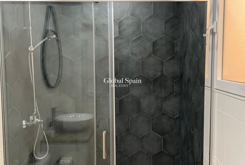 Revente - MAISON -
ALBATERA