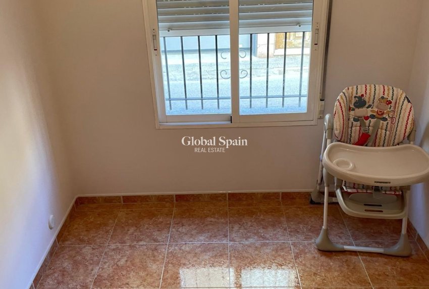 Revente - MAISON -
ALBATERA