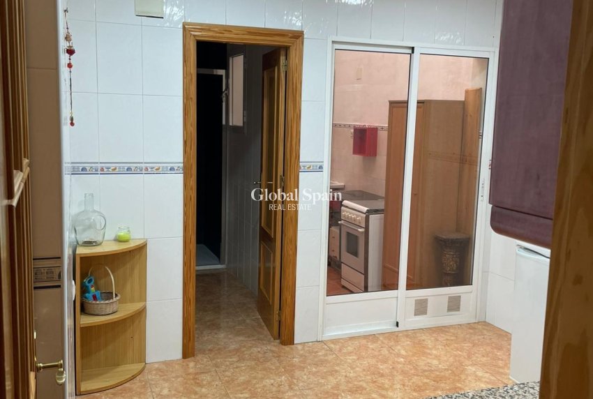 Revente - MAISON -
ALBATERA