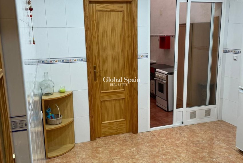 Revente - MAISON -
ALBATERA