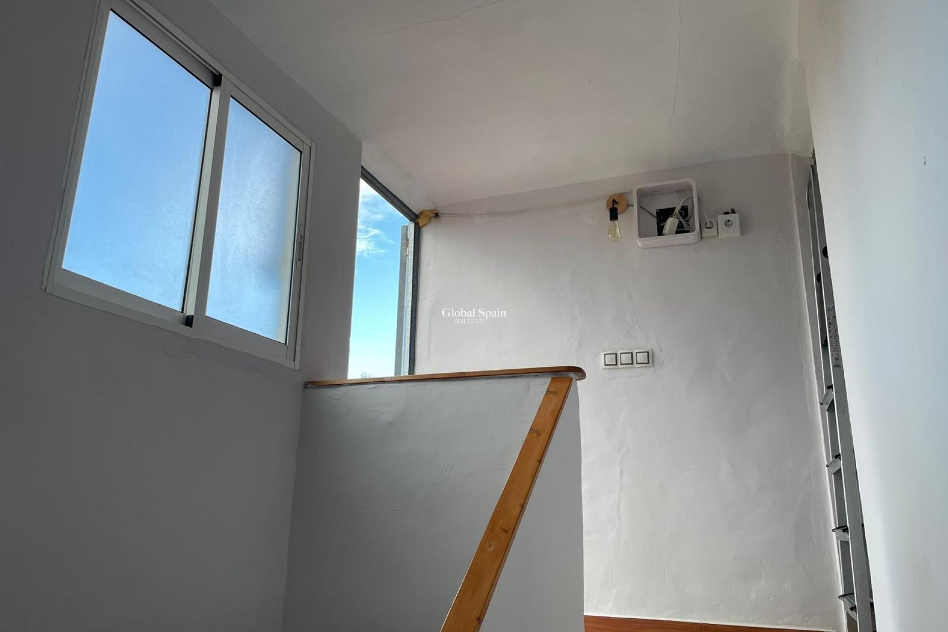 Revente - MAISON -
ALBATERA