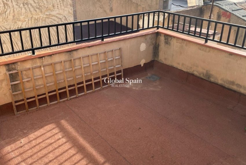 Revente - MAISON -
ALBATERA