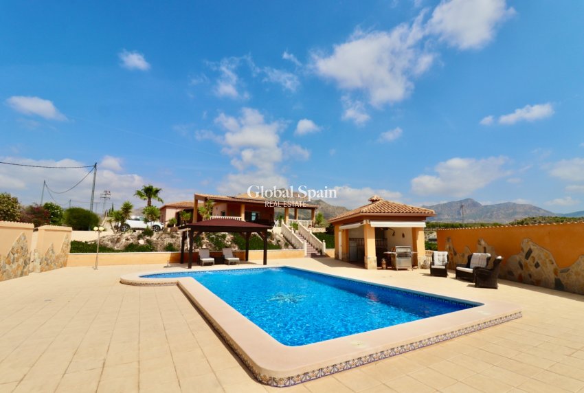 Revente - MAISON -
ALBATERA