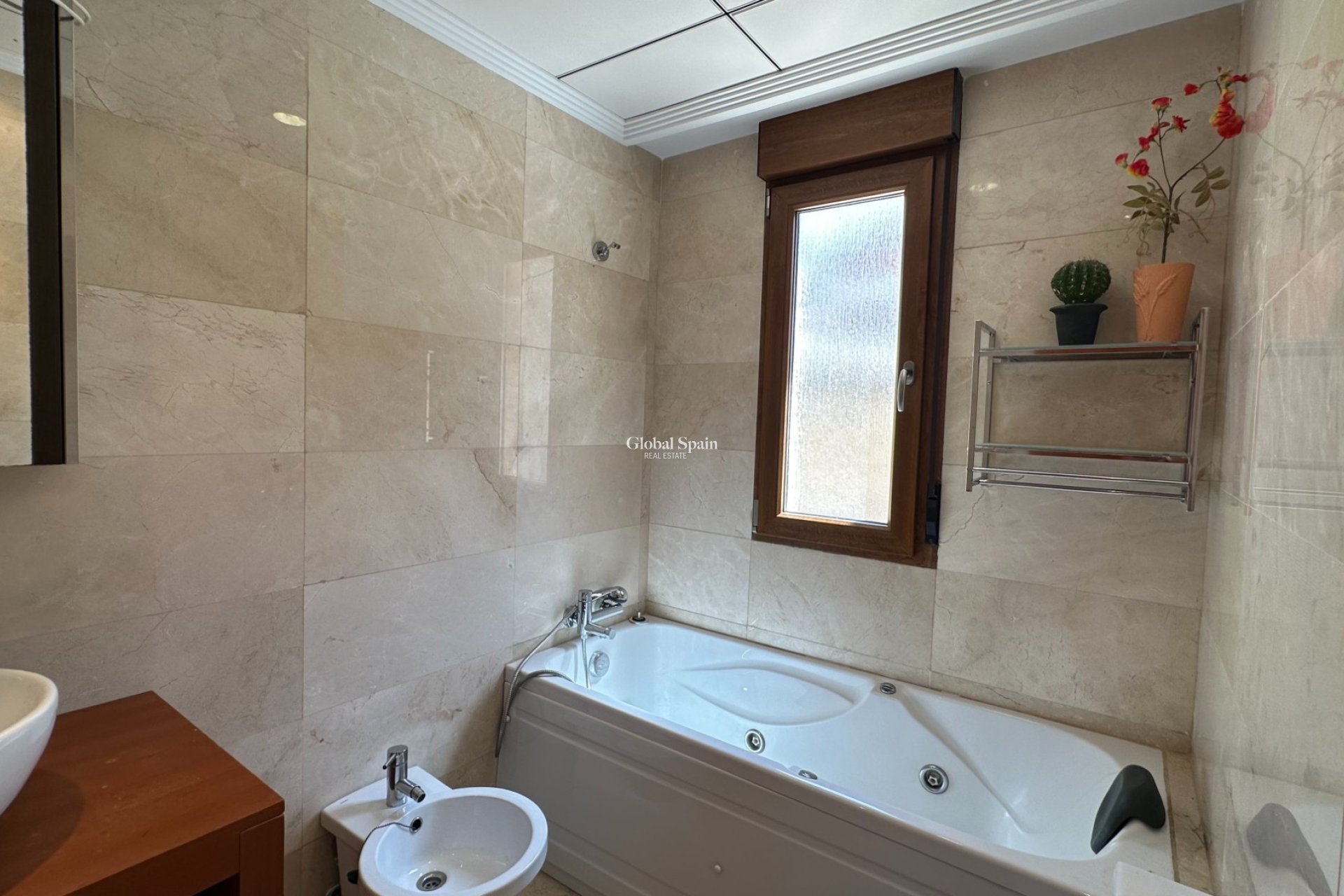 Revente - MAISON -
ALGORFA - Inland
