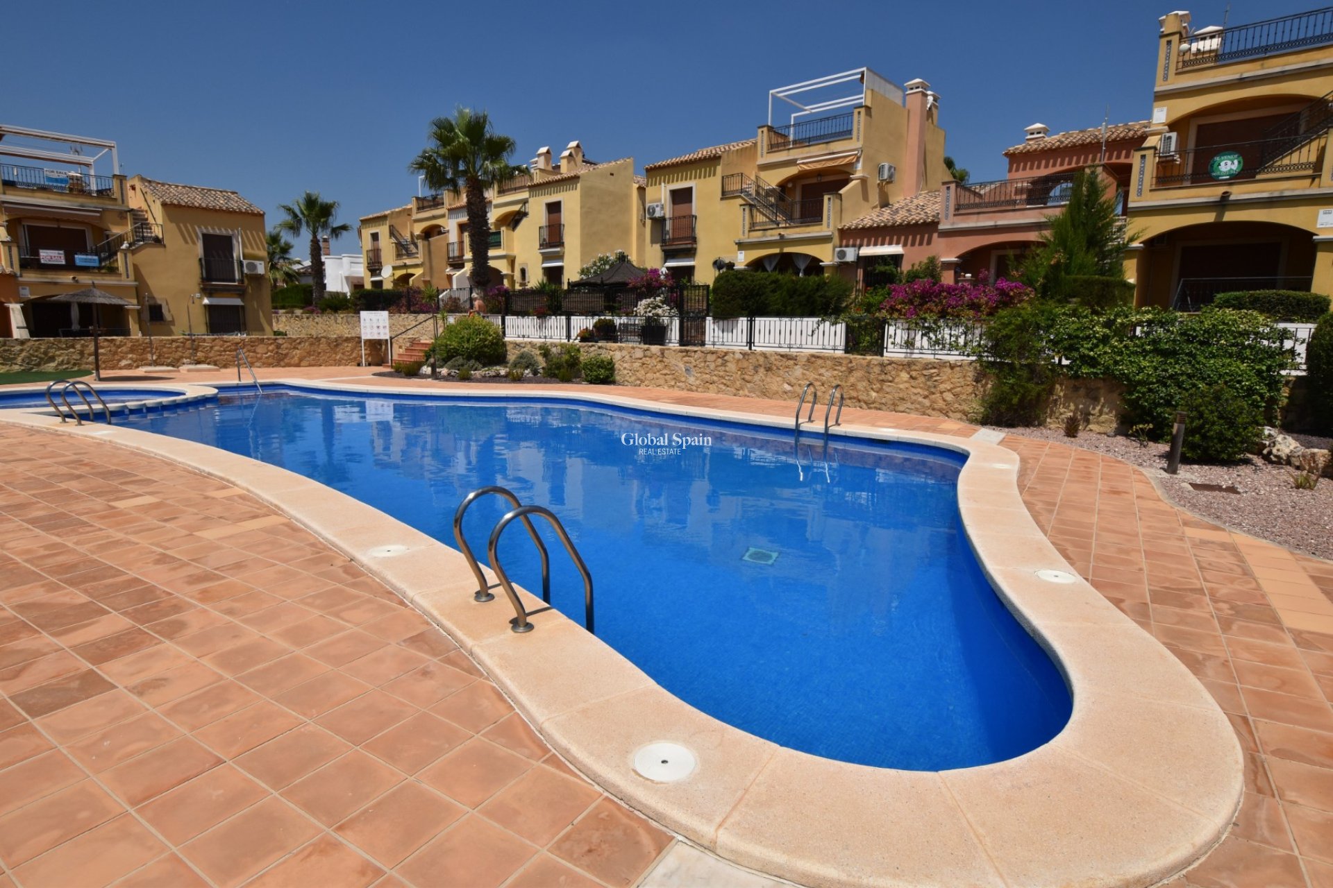 Revente - MAISON -
ALGORFA - Inland