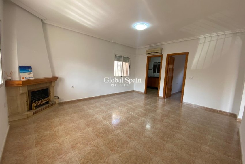 Revente - Maison -
ALGORFA - Montemar