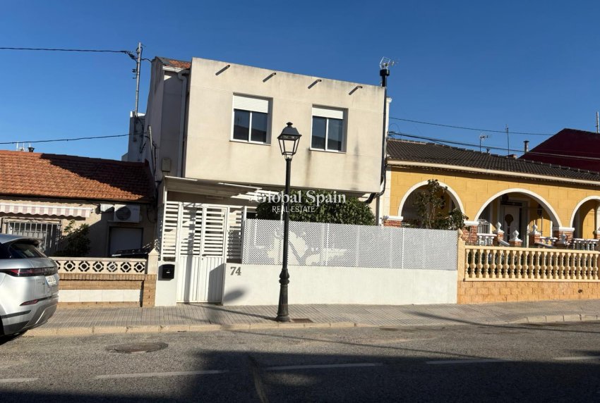 Revente - Maison -
ALGORFA