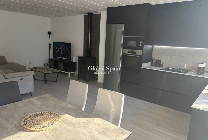 Revente - Maison -
ALGORFA