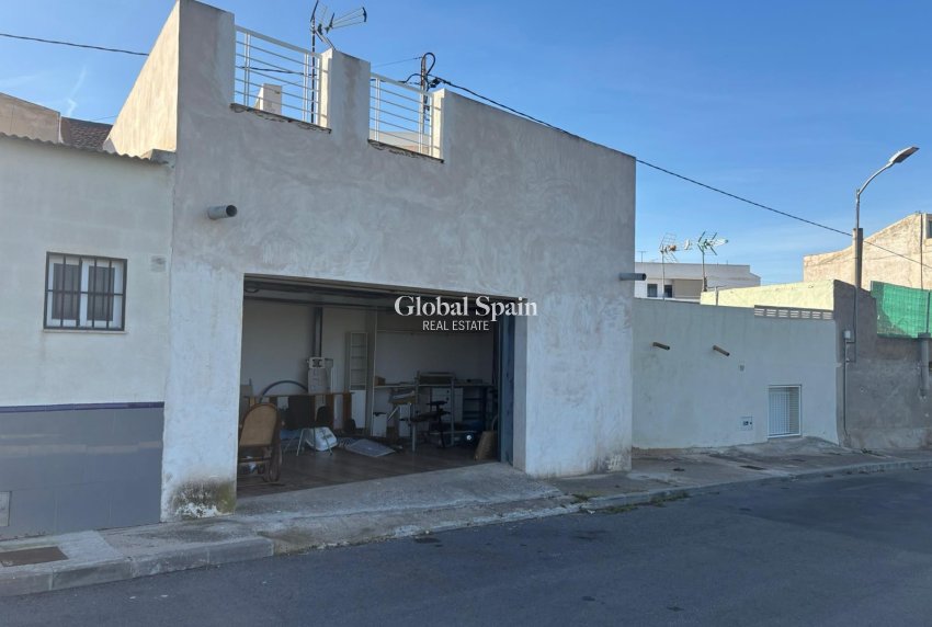 Revente - Maison -
ALGORFA