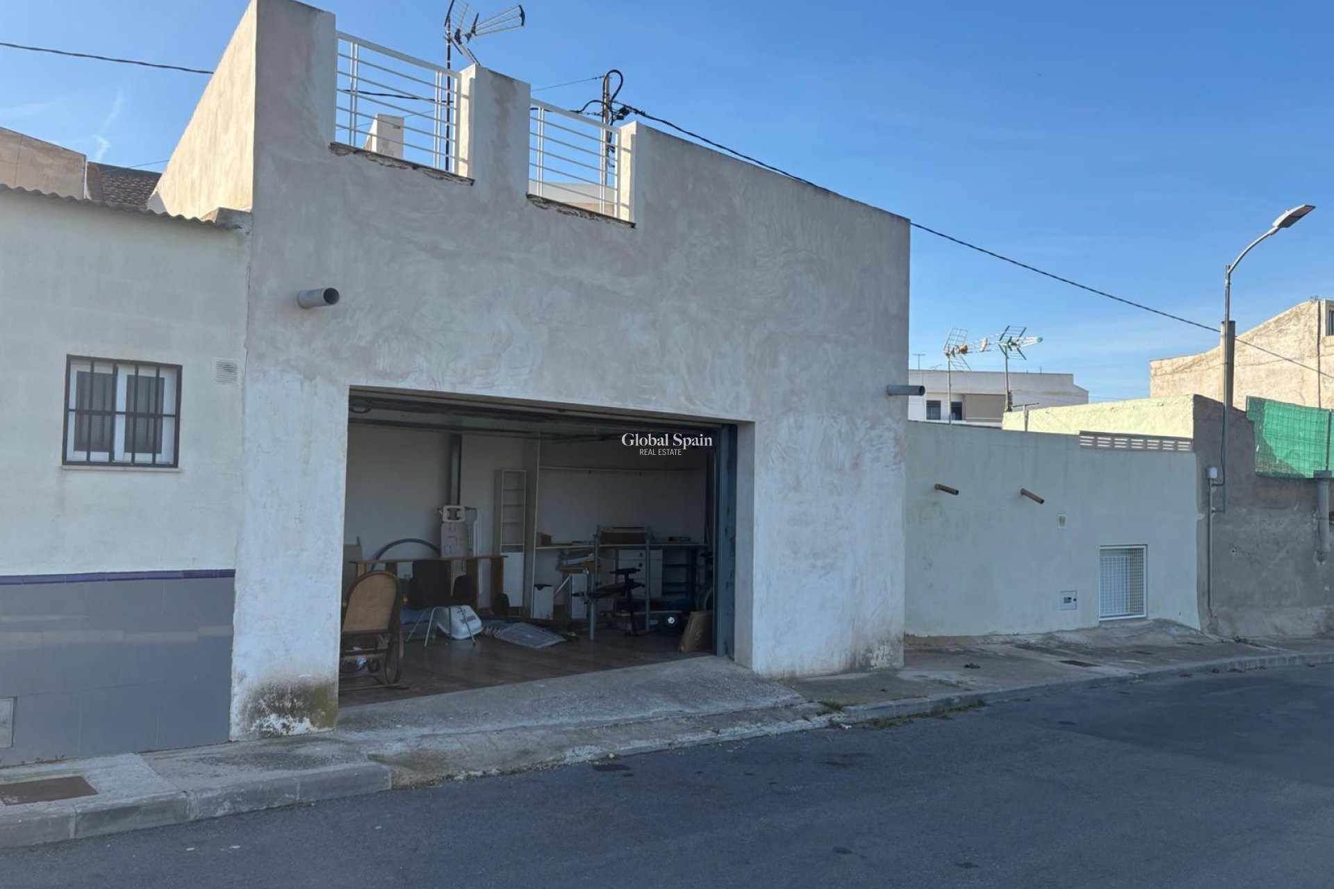 Revente - Maison -
ALGORFA