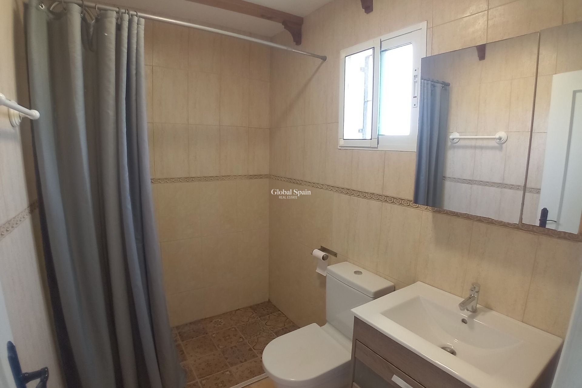 Revente - Maison -
ALGORFA