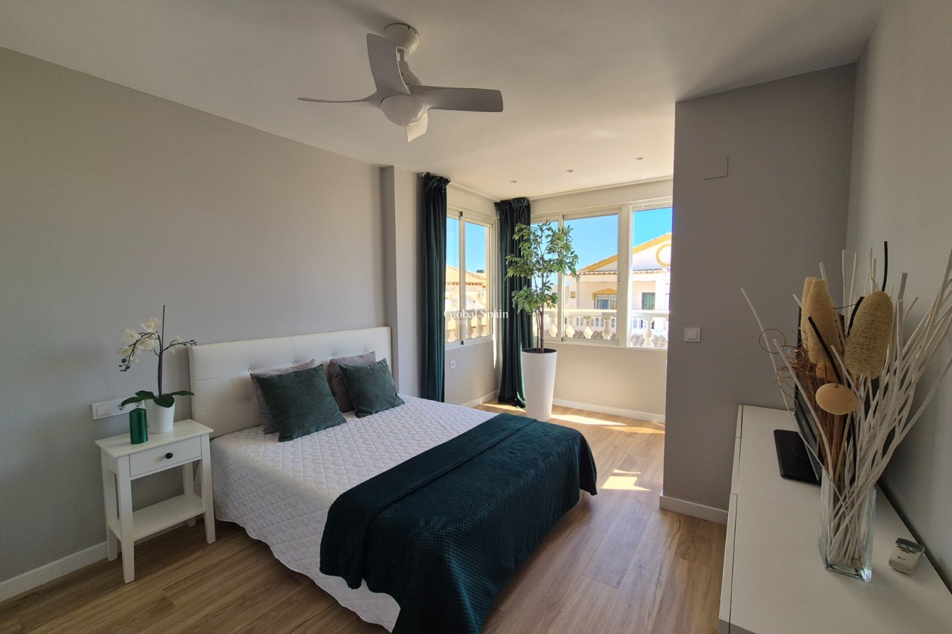 Revente - MAISON -
ALICANTE - La Florida