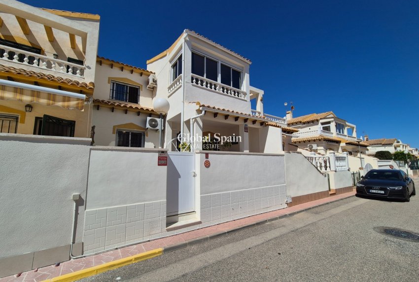 Revente - MAISON -
ALICANTE - La Florida