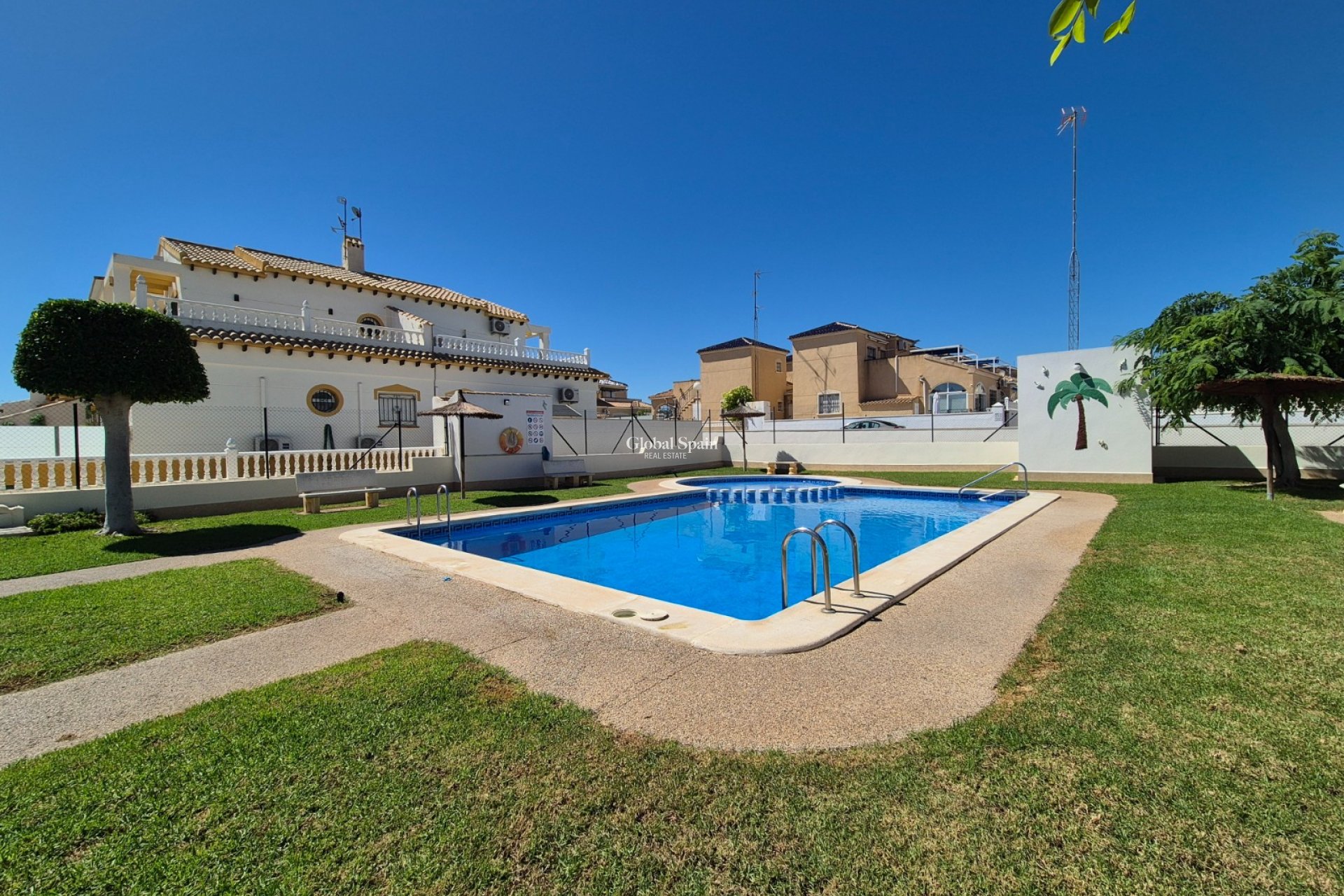 Revente - MAISON -
ALICANTE - La Florida