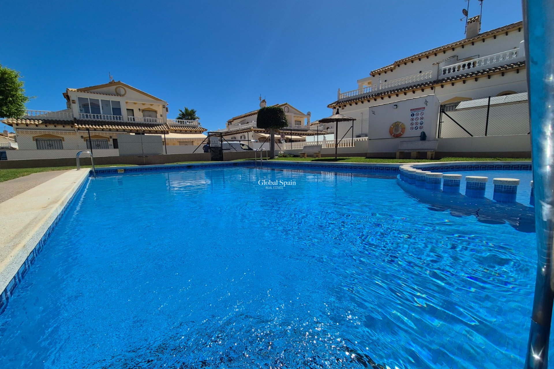 Revente - MAISON -
ALICANTE - La Florida