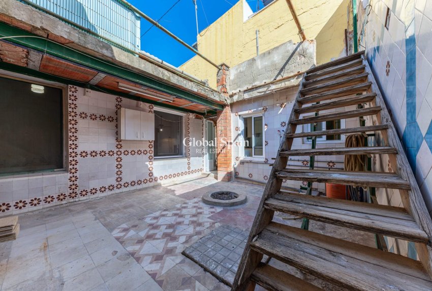 Revente - MAISON -
ALICANTE - San Agustín