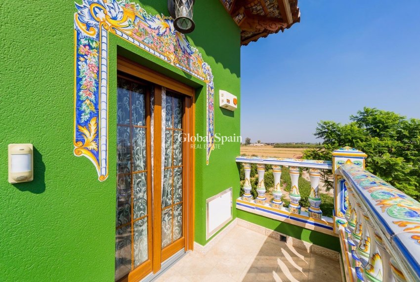 Revente - MAISON -
ALMORADÍ - Inland