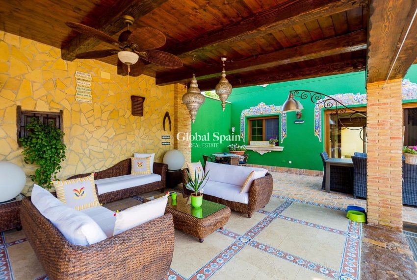 Revente - MAISON -
ALMORADÍ - Inland