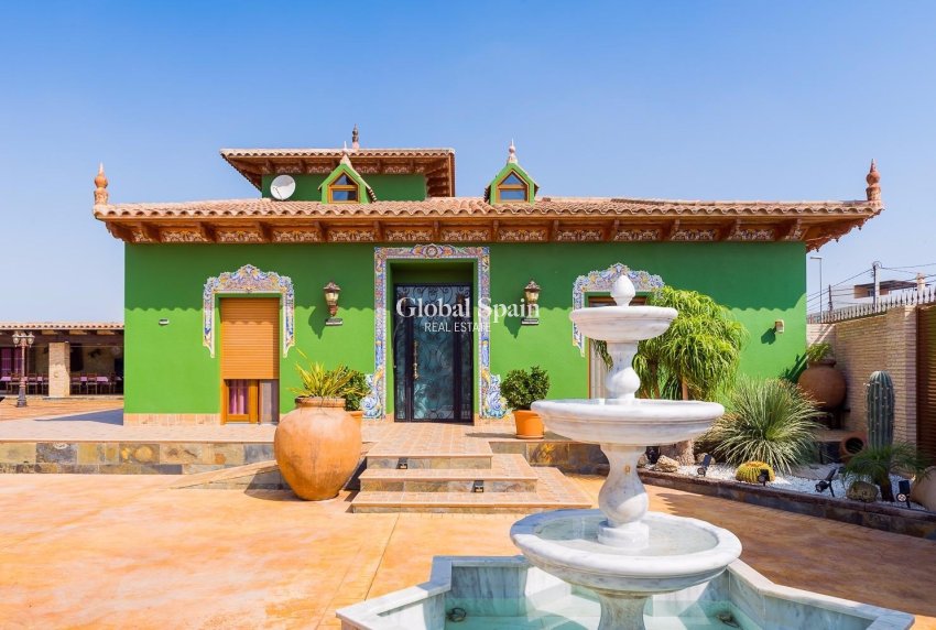 Revente - MAISON -
ALMORADÍ - Inland