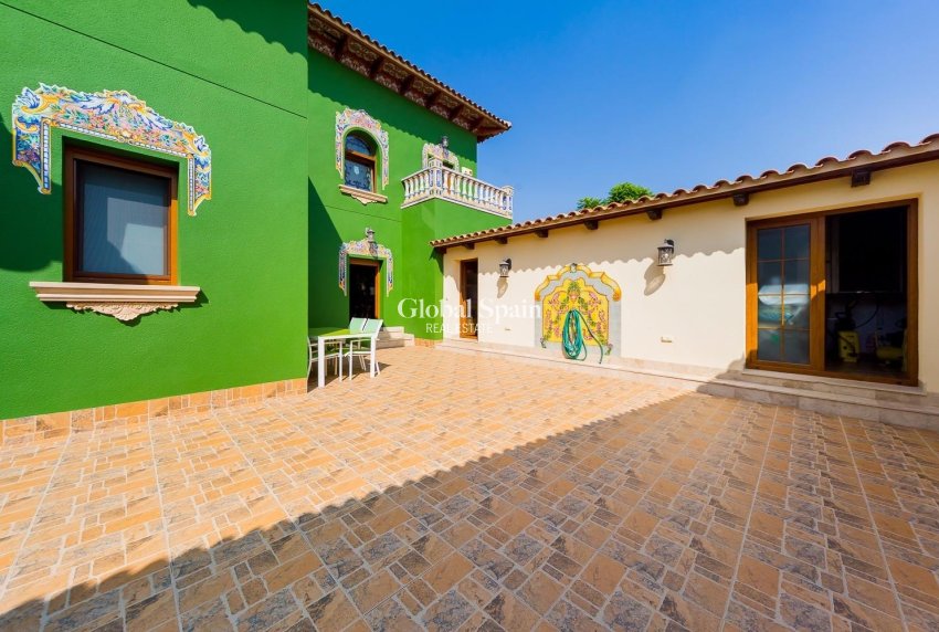 Revente - MAISON -
ALMORADÍ - Inland