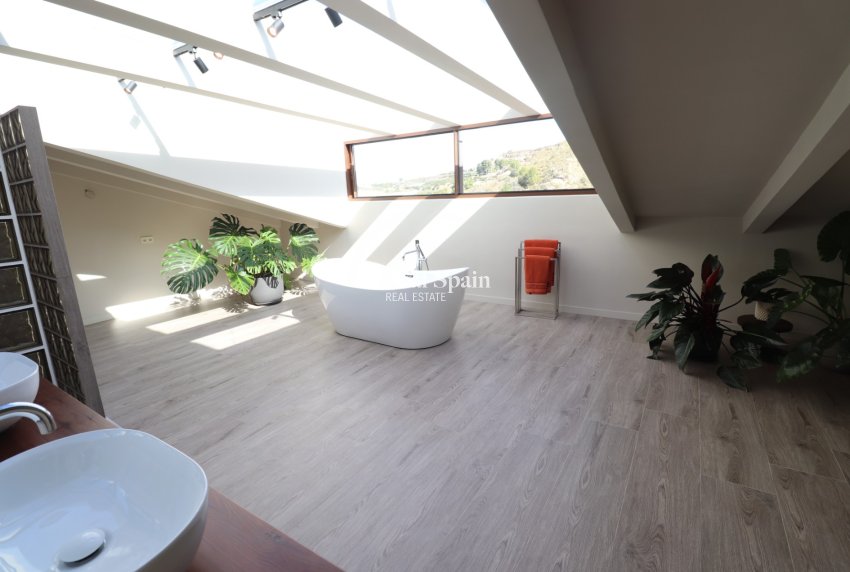 Revente - MAISON -
Aspe - Aspe - Country