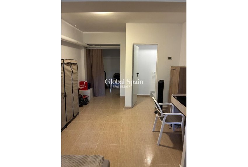 Revente - MAISON -
AVILESES - Jerónimo Y Avileses