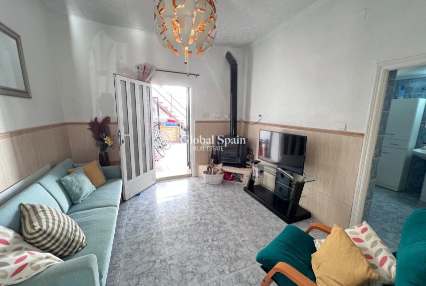 Revente - Maison -
Benejúzar