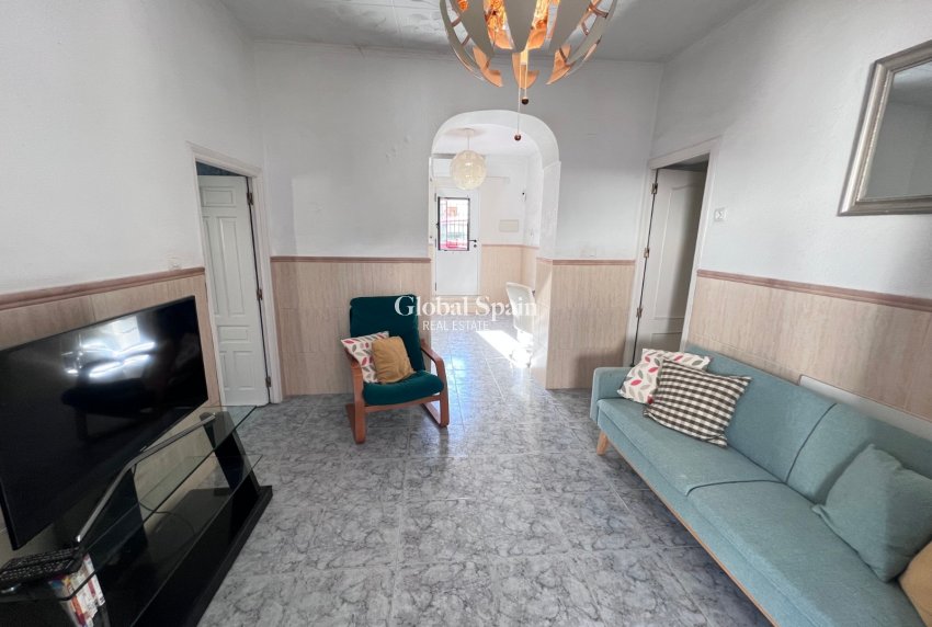 Revente - Maison -
Benejúzar