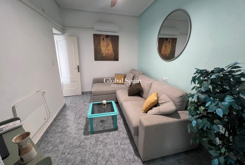 Revente - Maison -
Benejúzar